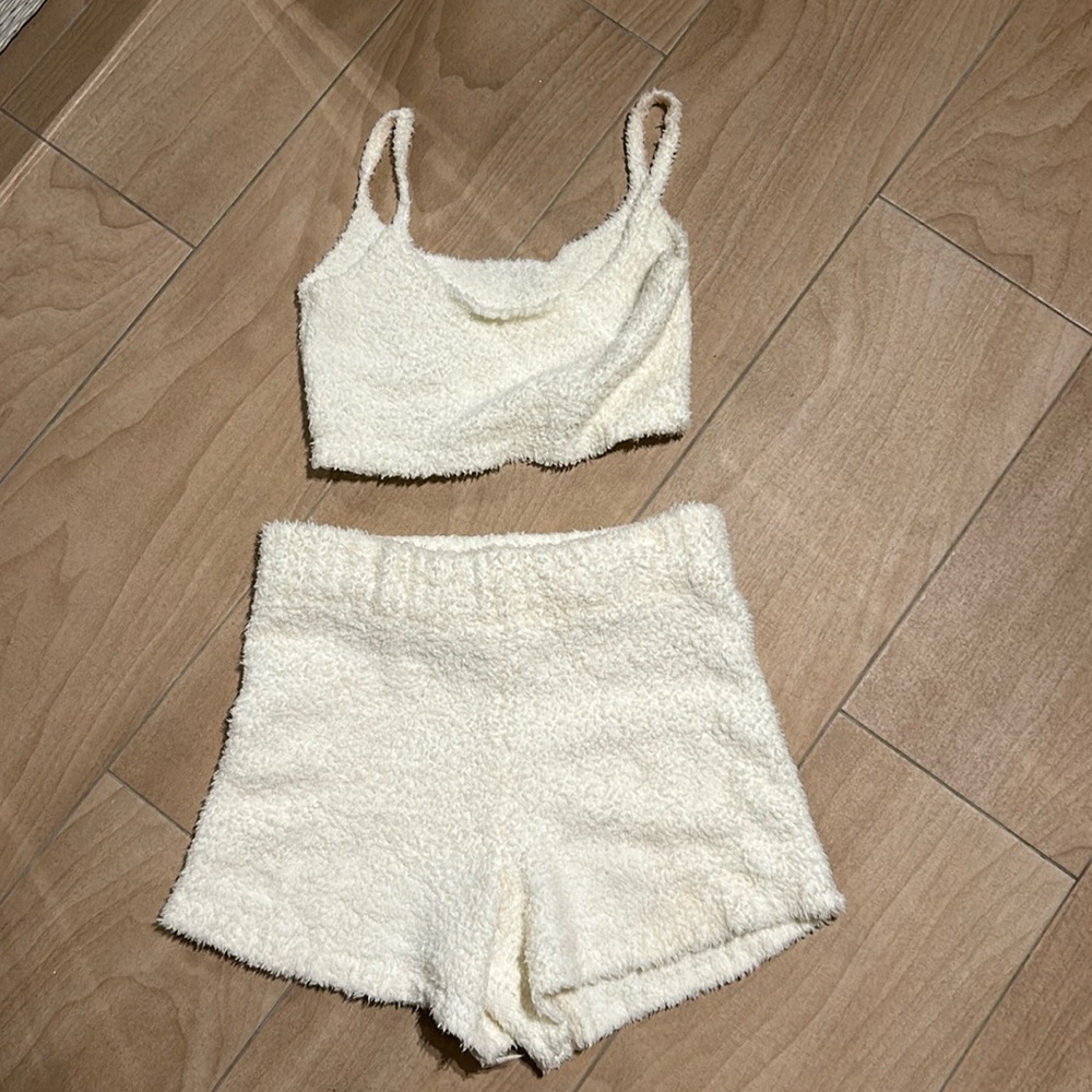 Skims Fluffy Set